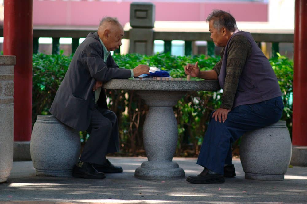 http://img.chinasmack.com/www/wp-content/uploads/2012/07/old-chinese-men-playing-chinese-chess.jpg